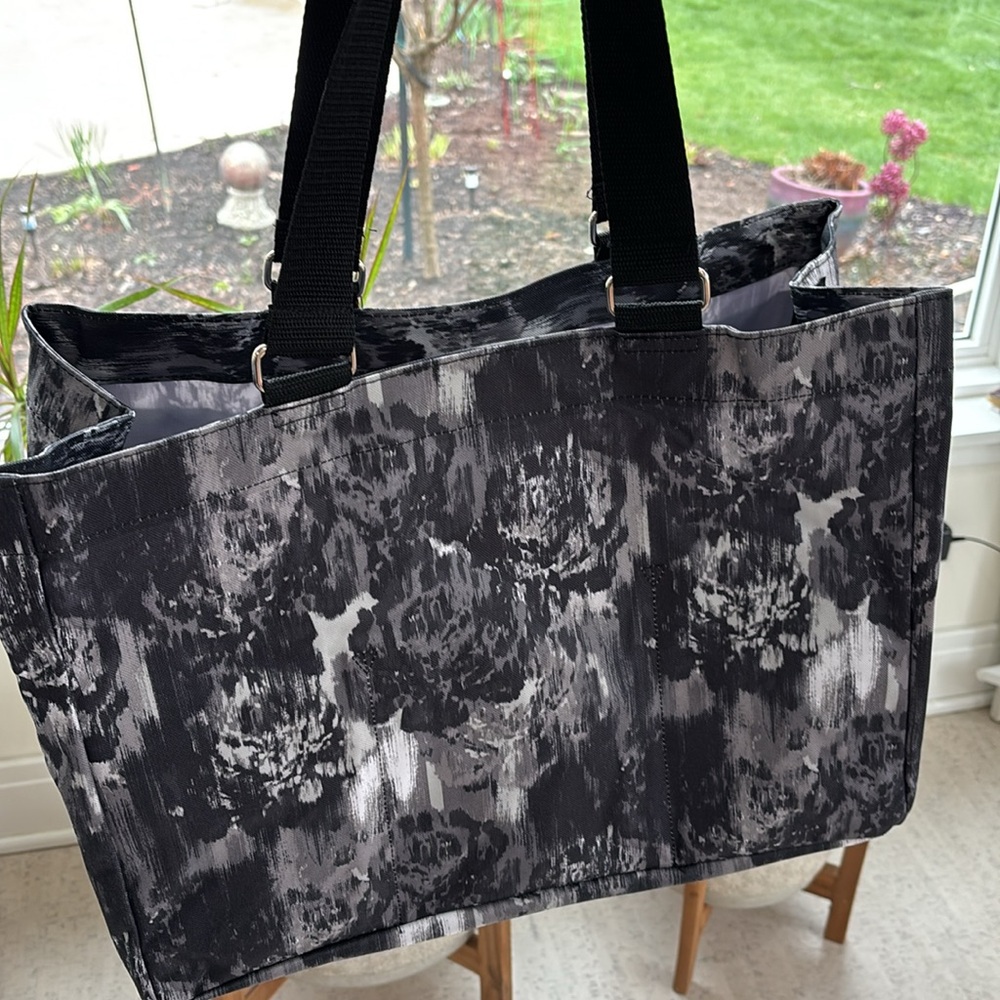 Thirty-One Watercolor Floral Everyday Essentials Tote